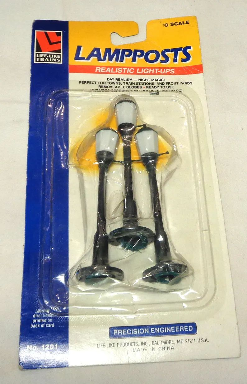 o-scale-lifelike-electric-lamp-posts-set