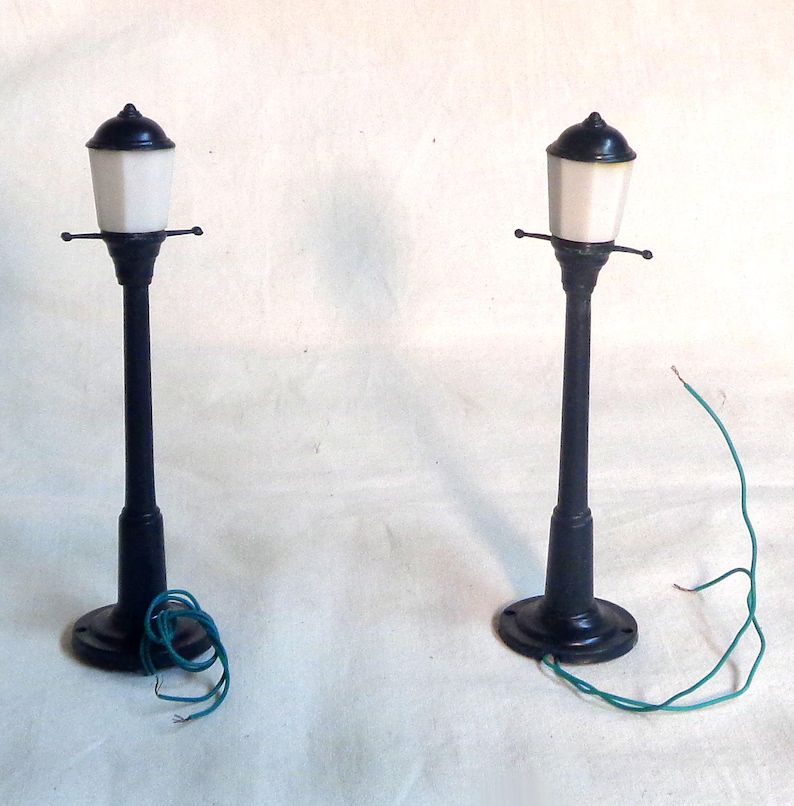 o-scale-pair-of-electric-old-fashioned