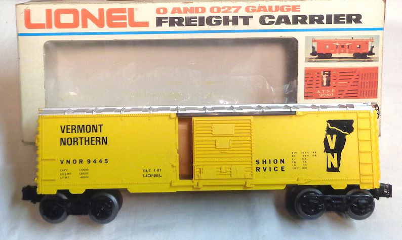 vintage-o-scale-lionel-freight-box-car