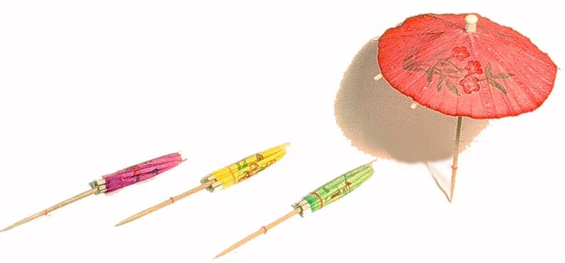 miniature-tiki-drinks-umbrellas-for